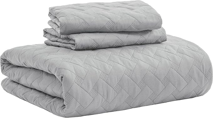 Bedsure Quilts Queen Size - Lightweight Bedspreads Queen Size with Basket Weave Pattern, Soft Quilt Bedding, Light Grey Comforter Coverlet for All Seasons (90" x 96")