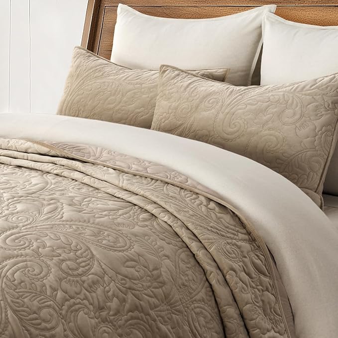 EVERGRACE Luxury Pearl Velvet Quilt Set Queen Size 3 Pieces, Soft Paisley-Stitch Velvet Comforter Set with Pillow Shams, Lightweight Bedspread Coverlet Bedding Set, Natural