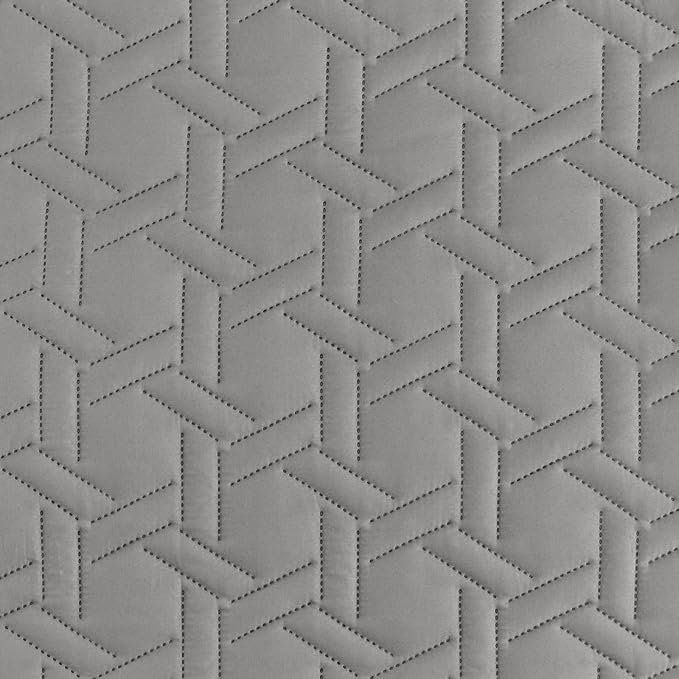 Auemtyn King Size Quilt Set, 3-Piece Lightweight All-Season Bedspread with Pillow Shams, Soft Breathable Microfiber, Reversible Pattern, Easy Care (Grey, Geometric Pattern) | Reversible design, Quilted construction, Machine washable, Skin-friendly feel...