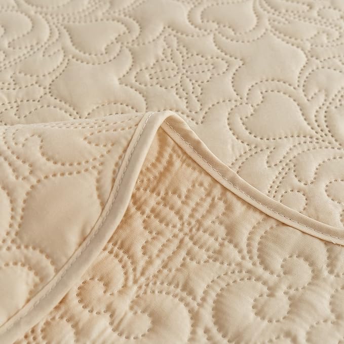 Auemtyn Full/Queen Size Quilt Set 3 Pieces, Soft Lightweight Summer Bedspread, Reversible Microfiber Bed Coverlet for All Seasons, Beige, Heart-Floral Pattern (1 Quilt, 2 Pillow Shams)
