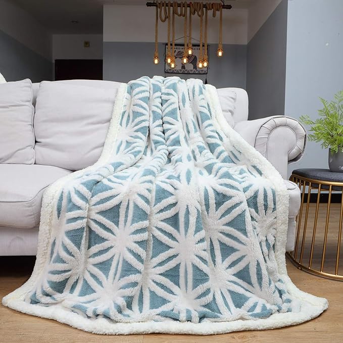 LOMAO Sherpa Fleece Blanket Fuzzy Soft Bed Blanket Dual Sided Throw Blanket fit Couch Sofa (Light Blue,51x63 inch)