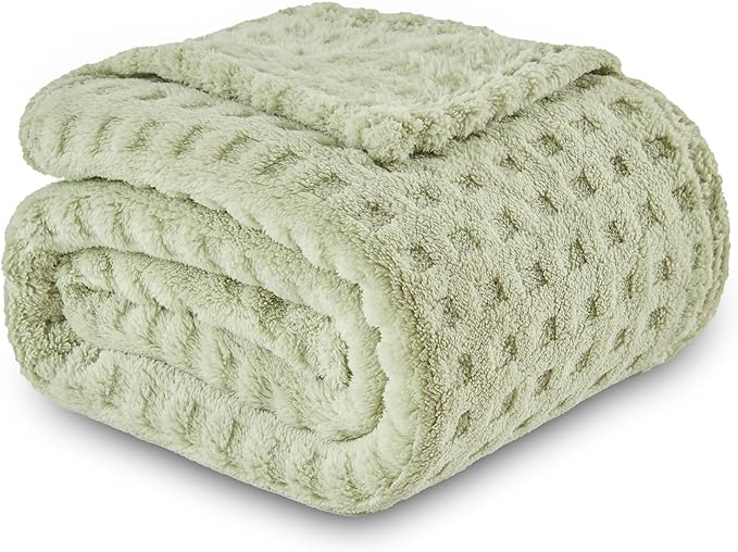 NEWCOSPLAY Super Soft Twin Blanket Green Premium Silky Flannel Fleece 3D Waffle Checkered Lightweight Bed Blanket All Season Use (Sage Green, Twin(60"x80"))