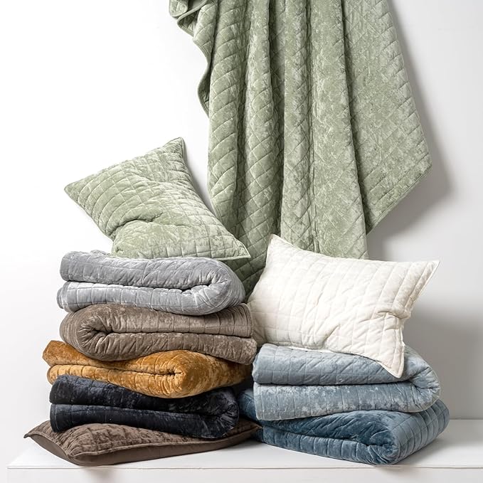 RECYCO Luxury Velvet Quilt Set King Size Bedding Sets, Ultra Soft Velvet Comforter Set, Lightweight Channel Box Stitch Oversized Bedspread Coverlet for All Season, with 2 Shams, Mocha Brown