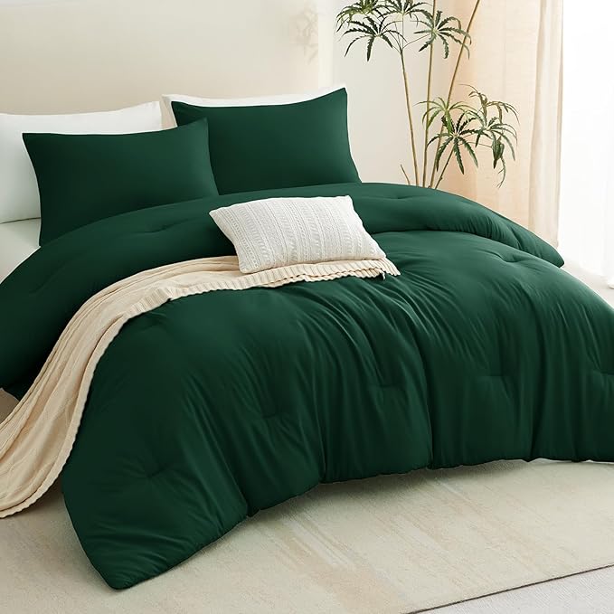 CozyLux Dark Emerald Green King Size Comforter Set, 3 Pieces Solid Breathable Quilted Bedding Sets, Luxury Fluffy Soft Bed Set with Down Alternative Comforter All Season (1 Comforter & 2 Pillowcases)