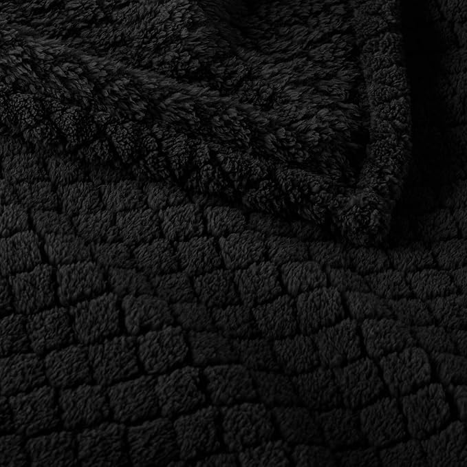 Exclusivo Mezcla Fleece Throw Blanket for Couch and Bed,Extra Soft Warm Decorative Fuzzy Throws for Women,Lightweight Cozy Blankets Size 50x60 Inches, Black