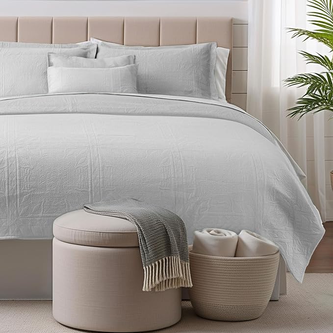 Hearth & Harbor King Quilt Set – All-Season Lightweight Bedspread & Coverlet with Pinsonic Weave - 7 Piece King Quilt Set with Pillow Shams, White - King Grid