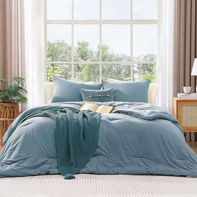 WRENSONGE King Size Comforter Set - 3 Pieces Dusty Blue Comforter Prewashed Soft Lightweight for All Seasons,Fluffy Down Alternative Comforter King Size with 2 Pillow Shams