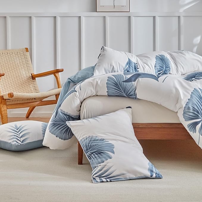 Lekesky King Duvet Cover Set, Tropical Blue Palm Pattern Duvet King Size, 3-Piece White Bedding Set with Zipper, Ultra Soft Microfiber Reversible Floral King Size Comforter