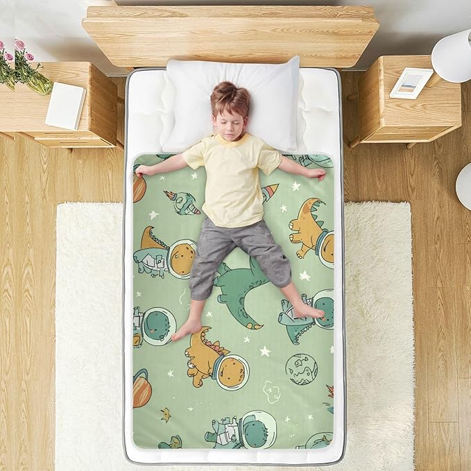 Waterproof Bed Pad Reusable Changing Pad Toddler Mattress Protector Large Pee Pad Baby Diaper Pad Soft Washable Liner Green Space Dinosaurs