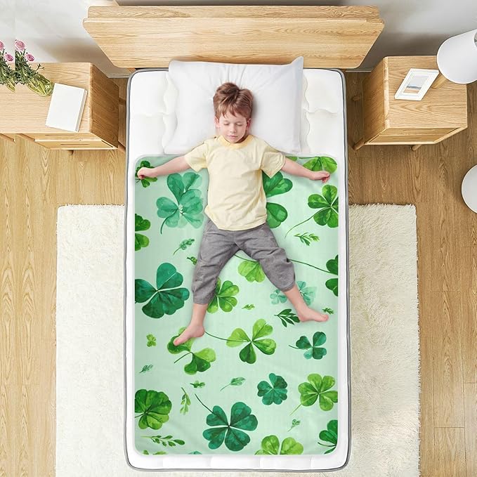 Waterproof Bed Pad Reusable Changing Pad Toddler Mattress Protector Large Pee Pad Baby Diaper Pad Soft Washable Liner Light Green St Patrick Clovers