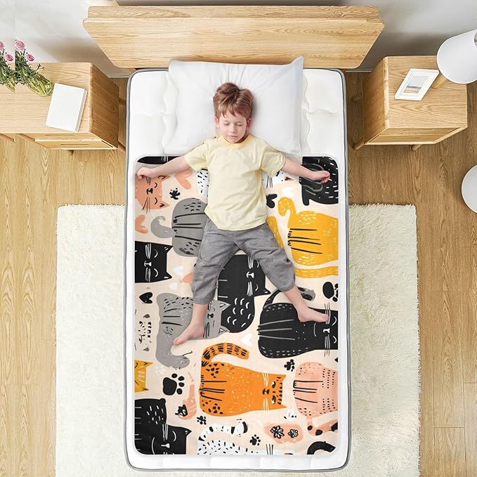 Waterproof Bed Pad Reusable Changing Pad Toddler Mattress Protector Large Pee Pad Baby Diaper Pad Soft Washable Liner Cute Beige Cat
