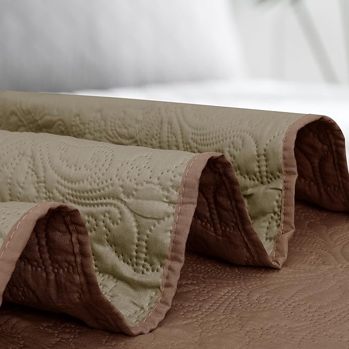 Easy-Going Twin Size Reversible Quilt Set with 1 Quilt and 1 Pillow Sham, Soft Bed Quilt Cover, Water Resistant Lightweight Microfiber Bedspread, Stain Resistant, Damask-Brown/Beige