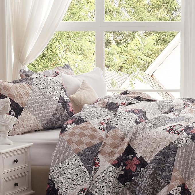 King Size Quilt Set 3 Pieces Lightweight Reversible Bedspread-98''x106'' Soft Patchwork Floral Coverlet Luxurious Warm Microfiber Bed Cover All Seasons Gray Bedding Set(1 Quilt,2 Pillow Shams)