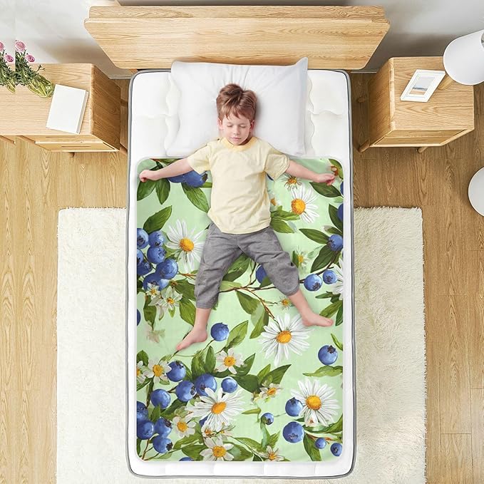 Waterproof Bed Pad Reusable Changing Pad Toddler Mattress Protector Large Pee Pad Baby Diaper Pad Soft Washable Liner Green Blueberries and Daisies