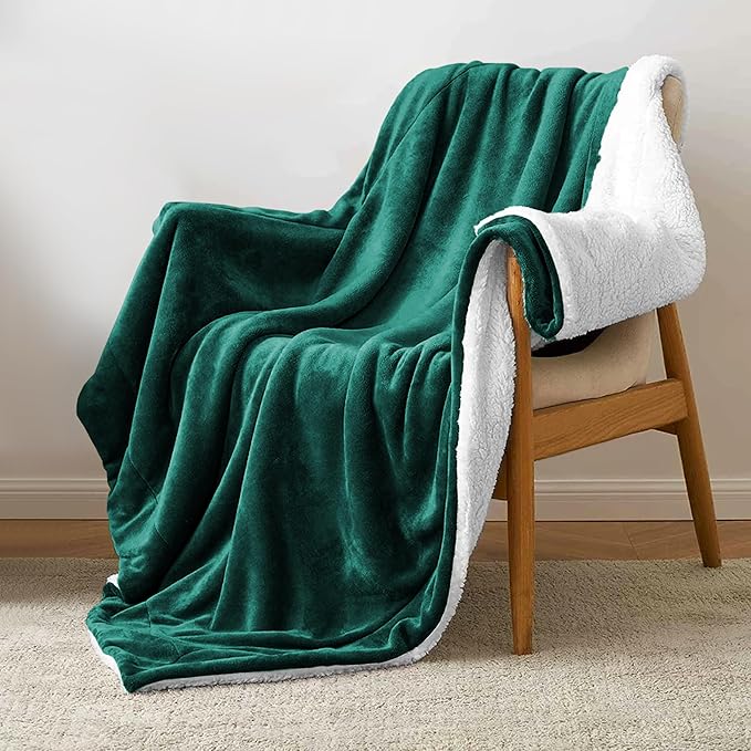 MOONLIGHT20015 Sherpa Blankets Queen Size - (Emerald Green, 90X90 Inches) Fuzzy, Soft and Wool/Fleece Blanket for Bed, Fluffy Blankets for Winter, Camping and Travel