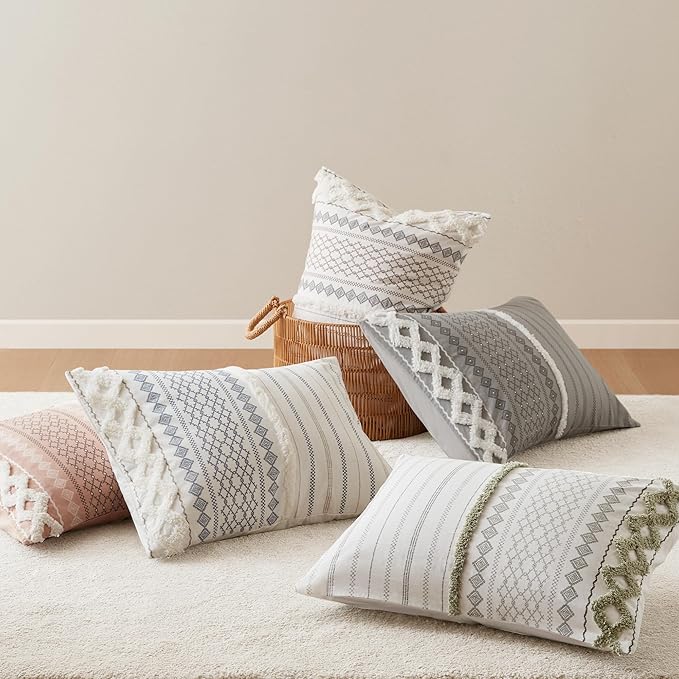 INK+IVY Comforter for King Size Bed, Chenille Tufted, Breathable Cotton Comforter Set King, All Season Modern Boho Comforter with Farmhouse Bedding Flare, 2 Matching Shams, King Gray 3 Piece