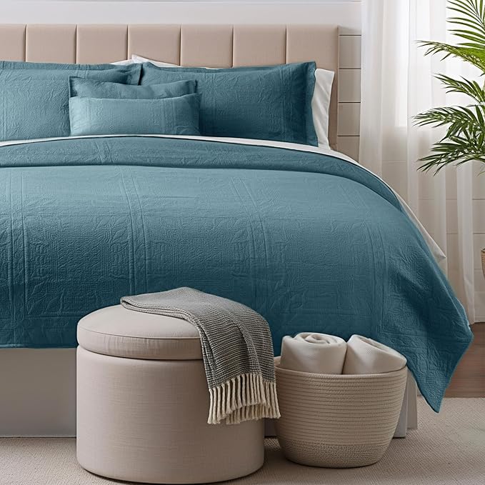 Hearth & Harbor King Quilt Set – All-Season Lightweight Bedspread & Coverlet with Pinsonic Weave - 7 Piece King Quilt Set with Pillow Shams, Stone Blue - King Grid