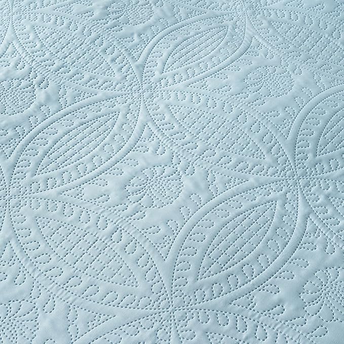 akkialla King Quilt Bedding Set,Sky Blue Ultrasonic King/Cal King Quilt Set,Lightweight Soft Bedspread Coverlet,Modern Style Coin Pattern Bed Cover for All Seasons,3 Piece(1 Quilt,2 Pillow Shams)
