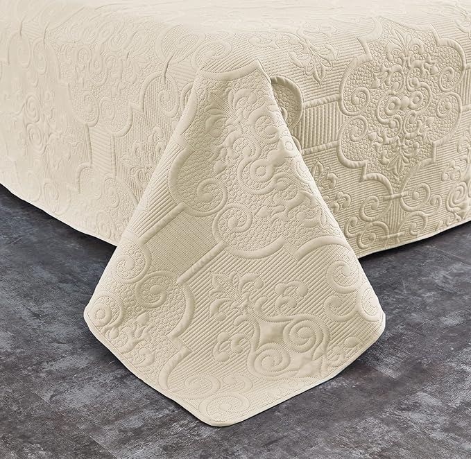 CHIXIN Quilt King Size - Damask Paisley Bedspread Coverlet Set - Classic & Gorgeous Style Bedding Cover, Ultrasonic Quilting, Reversible, Lightweight, 4 Piece, Ivory