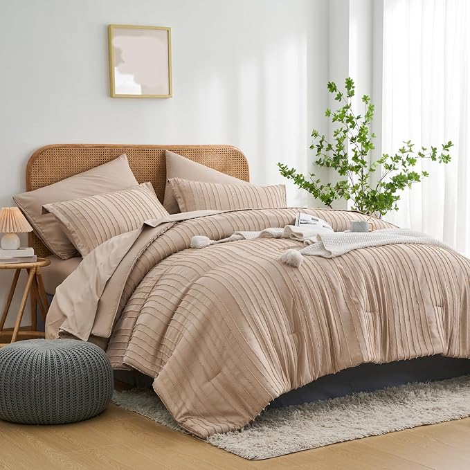 WURUIBO Comforter Set Size, Khaki Comforter Set King Size, 7 Pieces Bed in a Bag, Ultra Soft Queen Bedding Set, Bed Set for All Seasons, Flat Sheet, Fitted Sheet, Pillowcases, Pillow Shams