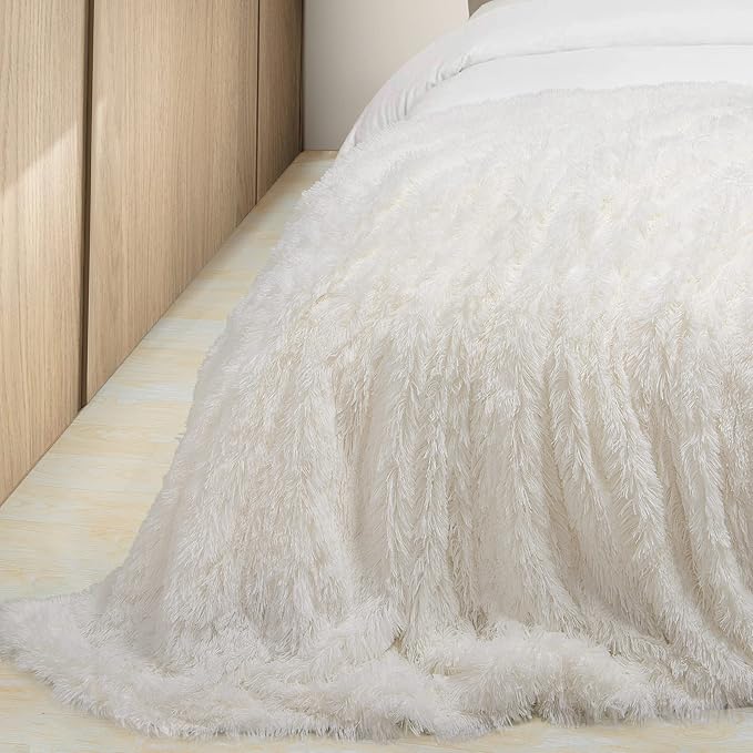 Tuddrom Decorative Extra Soft Faux Fur Blanket Twin Size 70" x 78",Solid Reversible Fuzzy Fluffy Cozy Plush Blanket for Couch Sofa Bed,Cream White