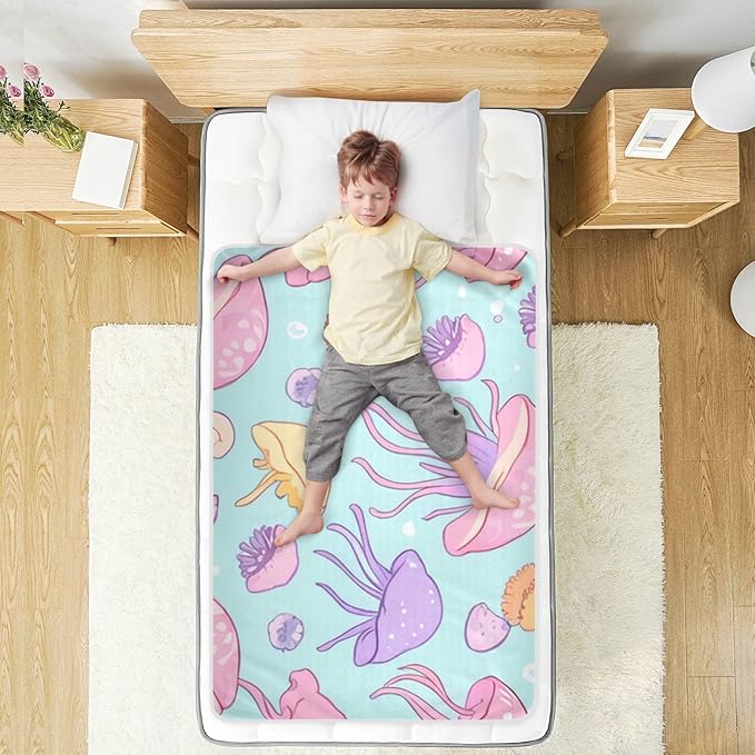 Waterproof Bed Pad Reusable Changing Pad Toddler Mattress Protector Large Pee Pad Baby Diaper Pad Soft Washable Liner Green Jellyfish Shell
