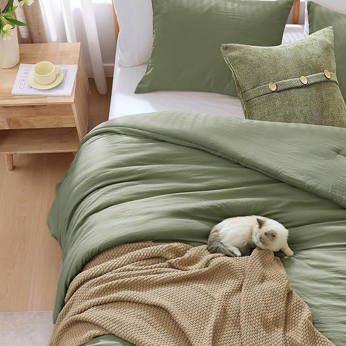 WRENSONGE King Size Comforter Set - 3 Pieces Green Comforter Prewashed Soft Lightweight for All Seasons,Fluffy Down Alternative Comforter King Size with 2 Pillow Shams