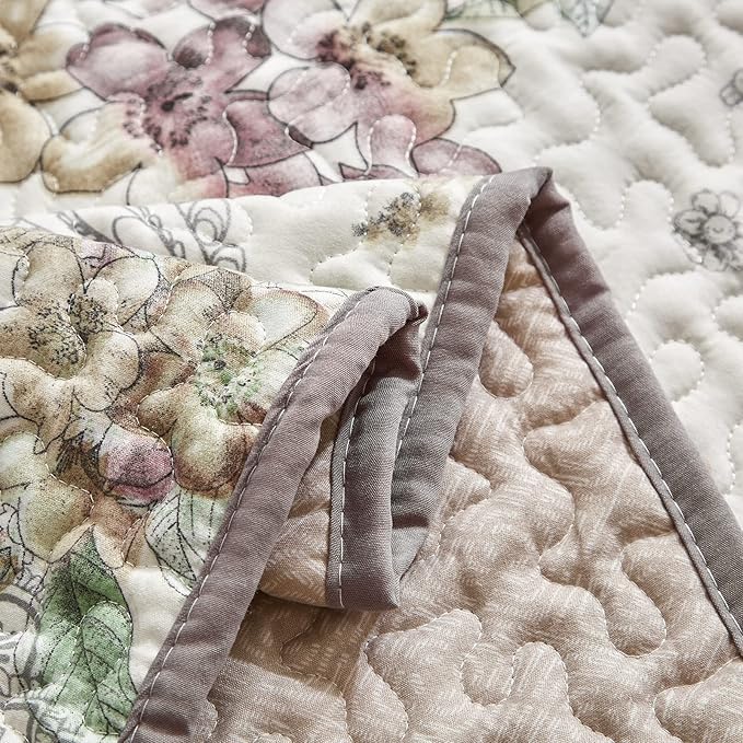 Flysheep 3 Pieces Quilt Set Full/Queen Size, Beige Floral Reversible Bedspread Coverlet Set, Soft Microfiber Lightweight Bed Cover for All Season (90" x 90", 1 Quilt+ 2 Pillow Shams)