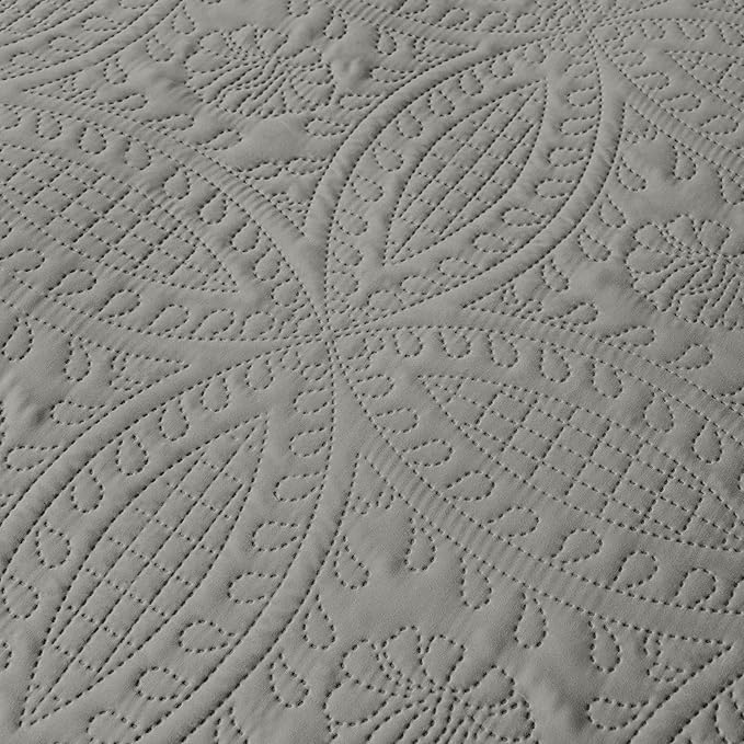 akkialla Dark Grey King/Cal King Quilt Set, Ultrasonic Lightweight Bedspread Coverlet for Modern Minimalist Bedroom, Soft Microfiber Coin Pattern Bedding, 3-Piece (1 Quilt, 2 Pillow Shams) | Breathable fabric