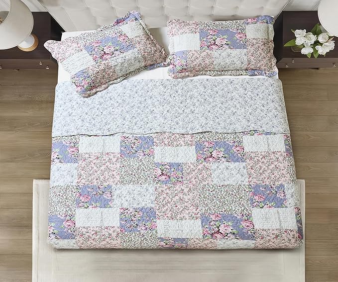 Brilliant Sunshine Roses Toile Quilt Set, 3-Piece Bedding Sets Traditional Lively Patchwork Design, Washable and Reversible Bedspread, Soft Lightweight Coverlet, All-Season, King/Cal King, Blue Pink