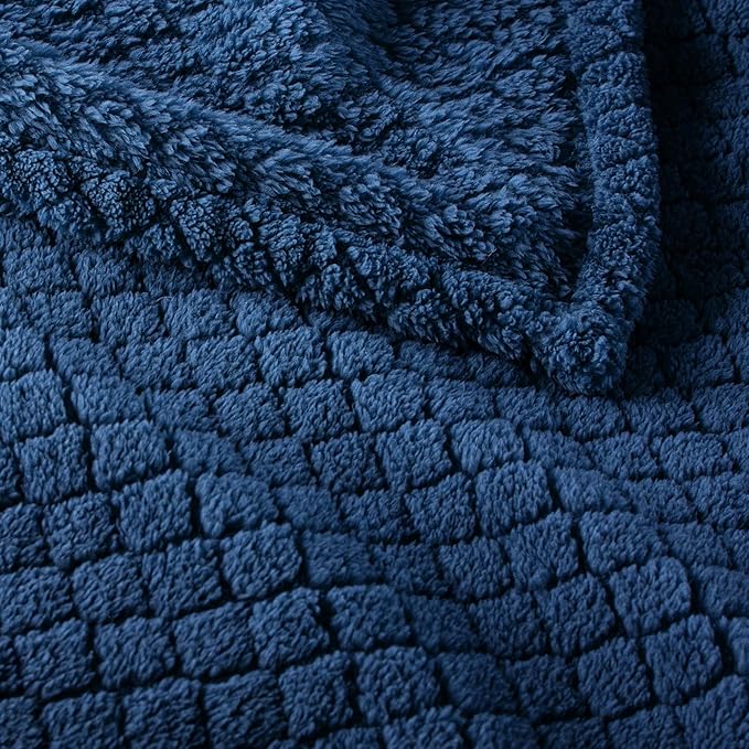 Exclusivo Mezcla King Size Fleece Blanket for Bed, Extra Soft Warm Decorative Fuzzy Blanket for Women, Lightweight Cozy Bedding Blankets, 90x104 Inches, Navy Blue