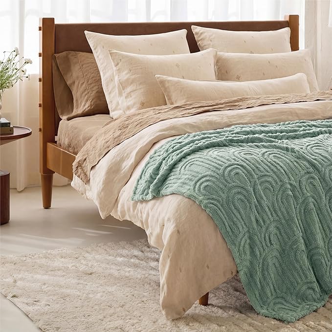 Bedsure GentleSoft Twin Blanket for Bed - Cozy Soft Blankets for Women, Cute Small Fleece Throws for Girls, Graduation Decorations Gift for Her Him School Dorm, Sage Green, 60x80 Inches