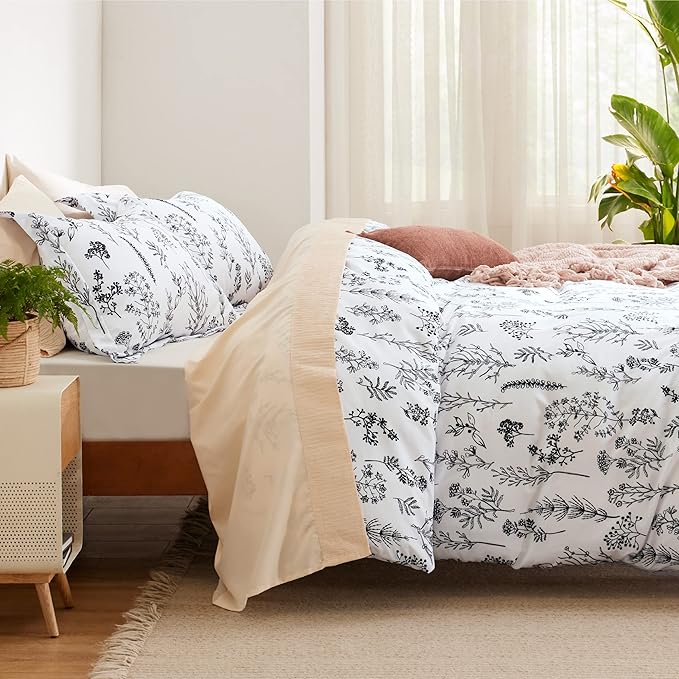 Bedsure Twin/Twin XL Duvet Cover - Reversible White Duvet Cover Set with Zipper Closure, 2 Pieces Cute Floral Patterned Bedding Set with 8 Corner Ties and 1 Pillow Sham