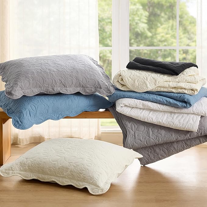 Bedsure Quilts Queen Size - Ultra Soft Pre-Washed Bedspread - Lightweight Grayish Pink Comforter - Cloud Bedding with Leaf Design 90x96 Inch