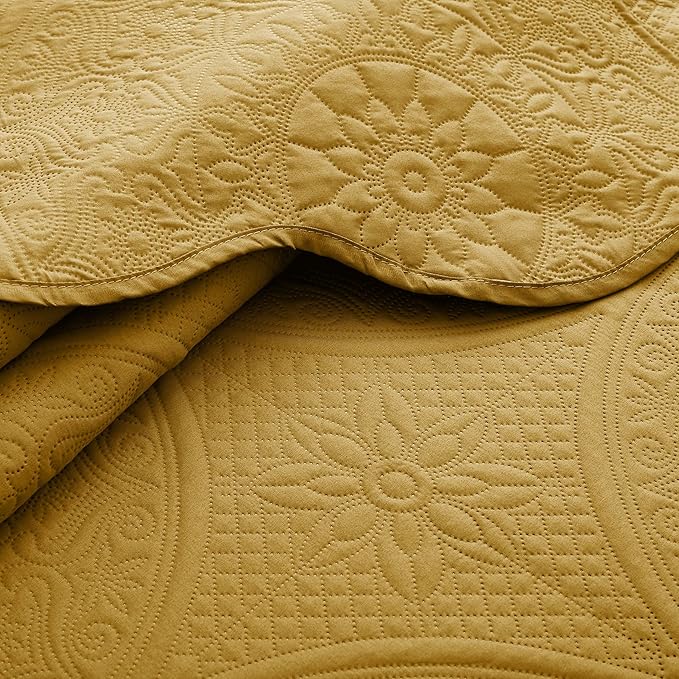 MOONLIGHT20015 Queen Quilt Bedding Set Size (90" x 96") + 2 Pillow Shams (20" x 26"+ 2") - 3 Pcs All Season Lightweight Reversible Embossed Quilt Microfiber Coverlet Floral Bedspread (Ochre)