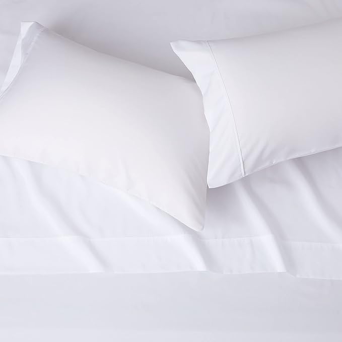 Amazon Basics Lightweight Super Soft Breathable Wrinkle-Resistant Microfiber 4-Piece Bed Sheet Set with 14-Inch Deep Pockets, Queen, Bright White, Solid