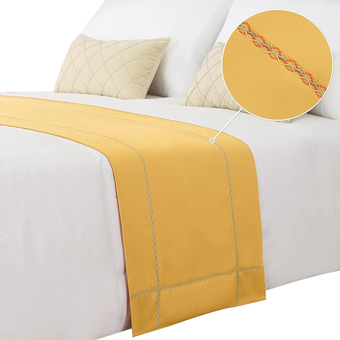 Bed Runner 210 x 50 cm for Queen Size Bed and Full Size Bed, Bed Throws for Foot of Bed, Gold Bed Runner Bedding Scarves Decorations for Bedroom Hotel Wedding Room