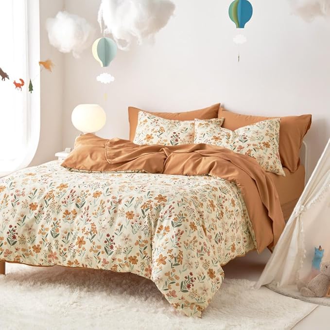 Wake In Cloud - Floral Bedding Set for Girls, Cute Colorful Botanical Flowers Patterned Soft Lightweight Comforter Set with Sheets, 7 Pieces Kids Bed in a Bag, Orange Cream, Full Size