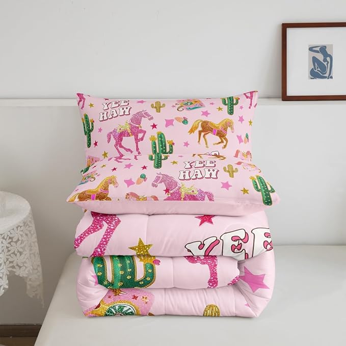 Feelyou Pink Glitter Cowgirl Decor Girls Comforter Set King Size for Women Adults Cowboy Horse Boots Print Kids Kawaii Bedding Set Girly Pink Wooden Farmhouse Quilt Set with 2 Pillowcases
