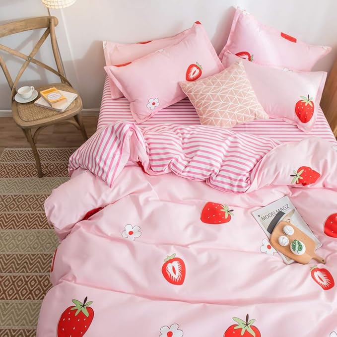 Girls Bedding Set Pink Strawberry Duvet Cover Set Sweet Strawberry Floral Print Comforter Cover Set Cute Fruit Theme Bedspread Cover with Zipper,Luxury Reversible Stripes Bedding(Queen,Strawberry)
