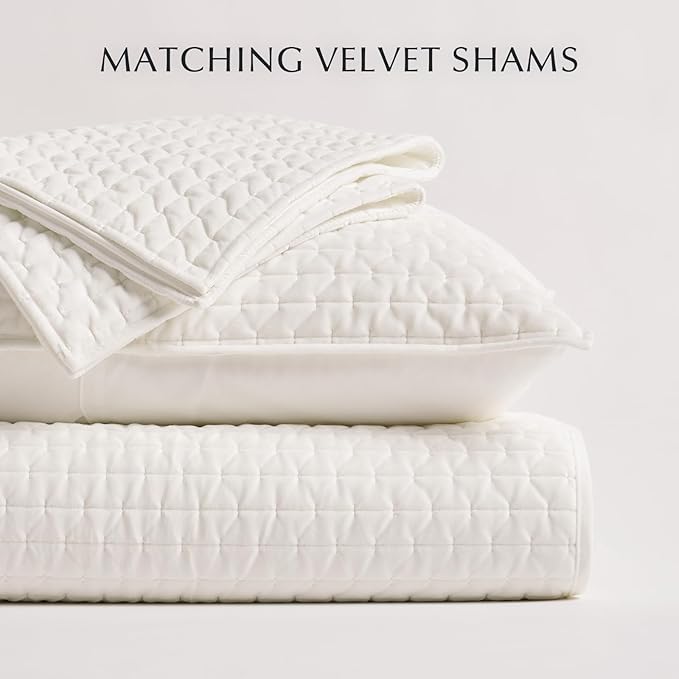 EVERGRACE Luxury Velvet Quilt Set Queen Size 3 Piece, Soft Cross-Stitch Velvet Comforter Set with Pillow Shams, Lightweight Coverlet Bedspread Bedding Set for All Seasons, Cream White