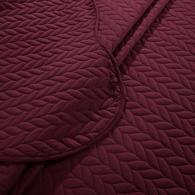 MOONLIGHT20015 Twin Quilt Set (66" x 86") with 1 Pillow Sham (20" x 26"+2") for All Seasons - 2 Pcs Reversible Bedding Set Lightweight Microfiber Coverlet Embossed Pattern Quilted Bedspread (Burgundy)