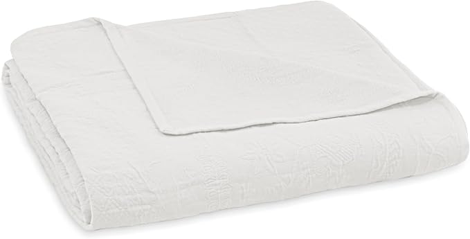 King Charles Bedding Coverlet Bedspread, Luxurious, Embossed, Matelasse, 100% Cotton, King, White