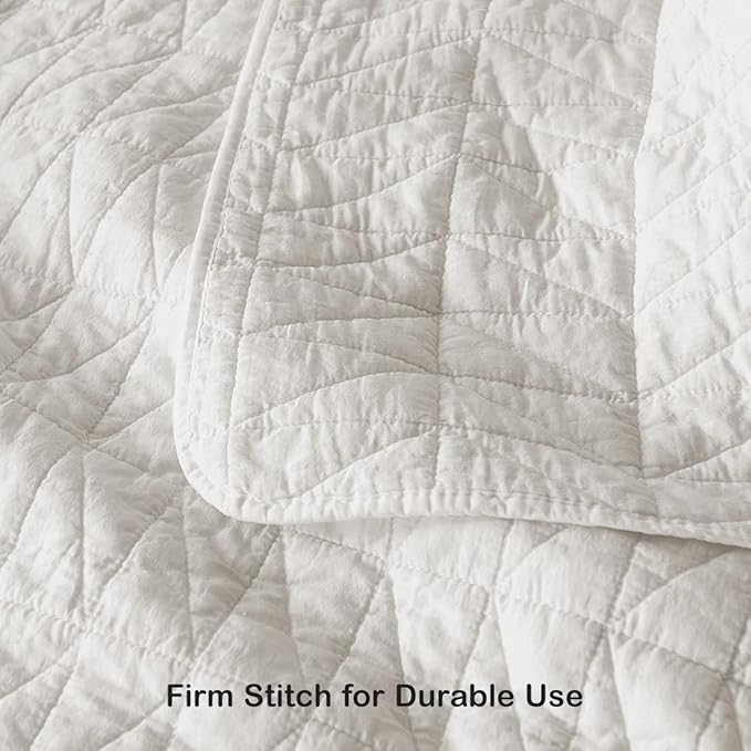 HORIMOTE HOME Quilt Set Twin Size, Stone-Washed Chic Rustic Cream White Coverlet with Classic Triangle Stitched Pattern, Ultra Soft Lightweight Quilted Bedspread for All Season, 2 Pieces
