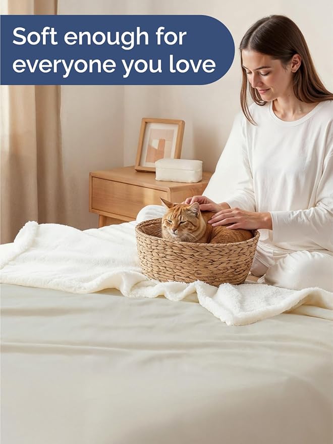 Sherpa Fleece Blanket Throw Size - Reversible Sherpa Fleece Throw Blanket - Super Soft Double Sided for Bed, Sofa, Couch - Thick, Warm, and Plush - Luxurious Bedding for Winter - Cream, 50" x 60"