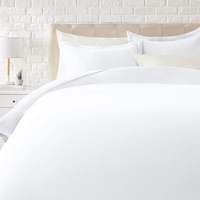 Amazon Basics Lightweight Wrinkle-Resistant Microfiber 3 Piece Duvet Cover Set with Zipper Closure, Full/Queen, Bright White