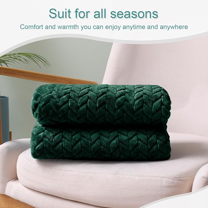 Exclusivo Mezcla Fleece Throw Blanket for Couch and Bed, 50x70 Inches Soft Cozy Jacquard Flannel Blankets, Lightweight Fuzzy Plush Warm Throws for Women, Forest Green