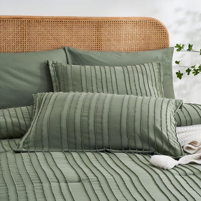 WURUIBO Comforter Set Size, Green Comforter Set King Size, 7 Pieces Bed in a Bag, Ultra Soft Queen Bedding Set, Bed Set for All Seasons, Flat Sheet, Fitted Sheet, Pillowcases, Pillow Shams