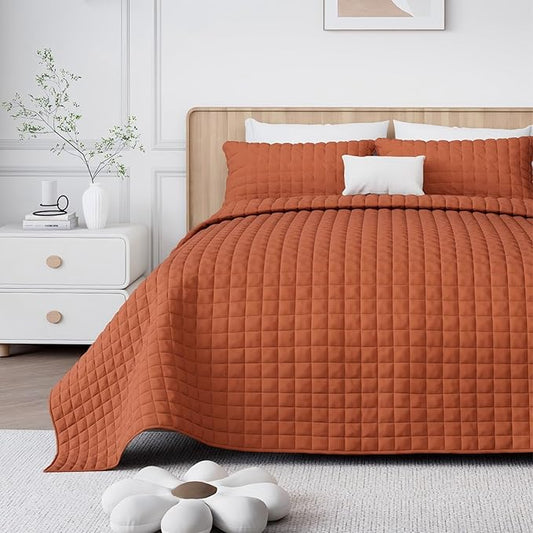 Luxury Velvet Quilt Set King Size, Comforter Set with Pillow Shams, Soft Lightweight Bedspread Coverlet Bedding Sets for All Seasons, Red Brown