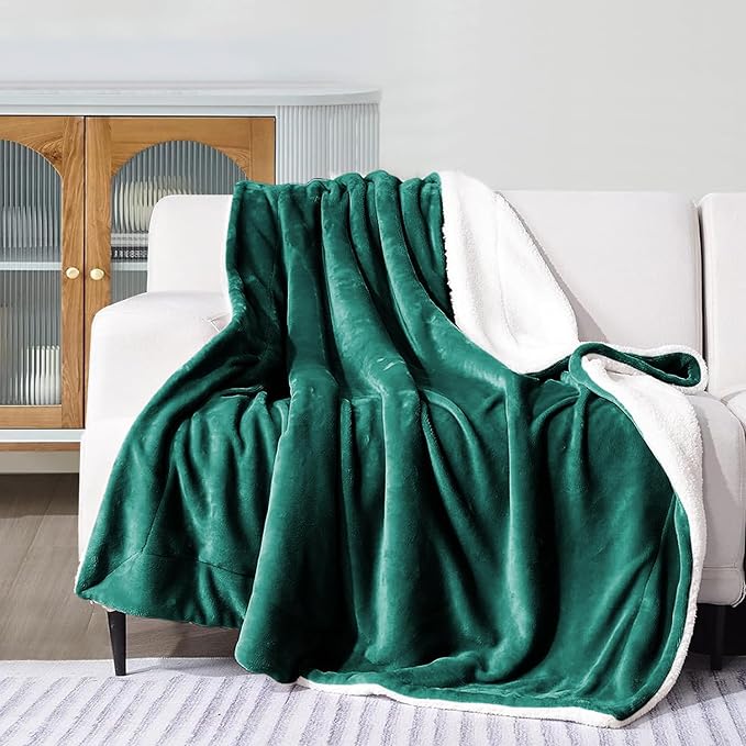 MOONLIGHT20015 Sherpa Blankets Queen Size - (Emerald Green, 90X90 Inches) Fuzzy, Soft and Wool/Fleece Blanket for Bed, Fluffy Blankets for Winter, Camping and Travel